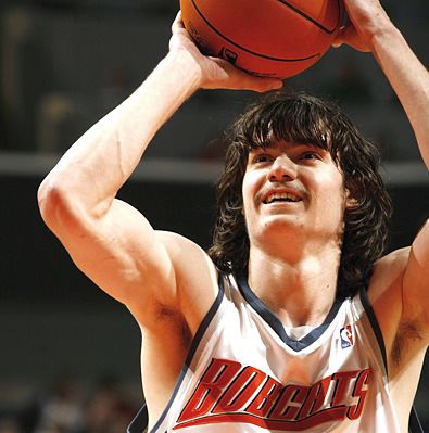 11 fotos incríveis do mais alto jogador de basquete da NBA - Mega Curioso